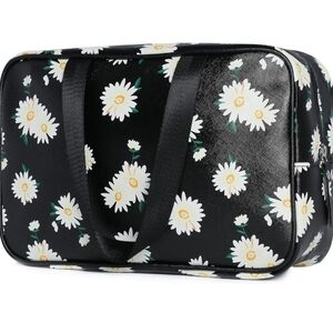 NWT Toiletry Make-Up Bag